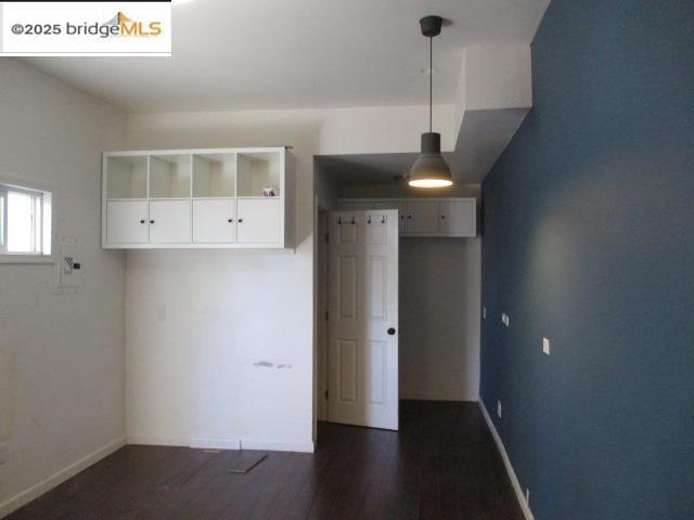 4211 Market St, Oakland CA: https://media.crmls.org/mediaz/a54e4493-8d92-4df1-9f9b-88f8eba9d164.jpg