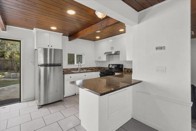 1238 Granada Avenue, Salinas CA: https://media.crmls.org/mediaz/a54e661d-c0bb-480b-87e7-44a815d5d206.jpg