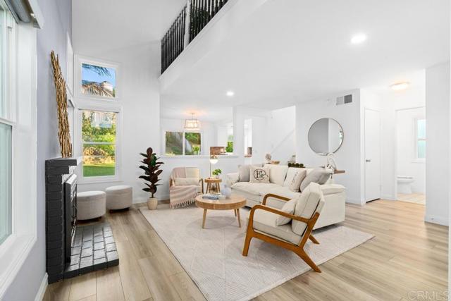 Detail Gallery Image 2 of 56 For 2655 Seacrest, Vista,  CA 92081 - 3 Beds | 2/1 Baths