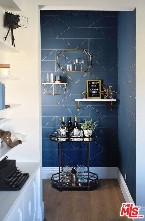 135 1/2 N Harper Avenue, Los Angeles CA: https://media.crmls.org/mediaz/a54ef9b4-243b-48bf-9cf9-c0a210d20b79.jpg
