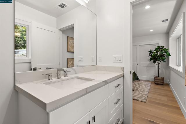 706 St Marys Rd, Lafayette CA: https://media.crmls.org/mediaz/a54f0572-9a35-412f-9273-d452c53b6326.jpg