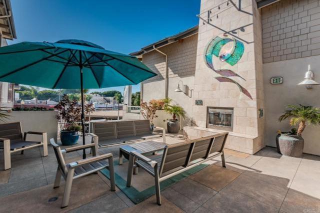 687 S Coast Highway, Encinitas CA: https://media.crmls.org/mediaz/a54f659f-c341-41f8-84a9-59792613f941.jpg