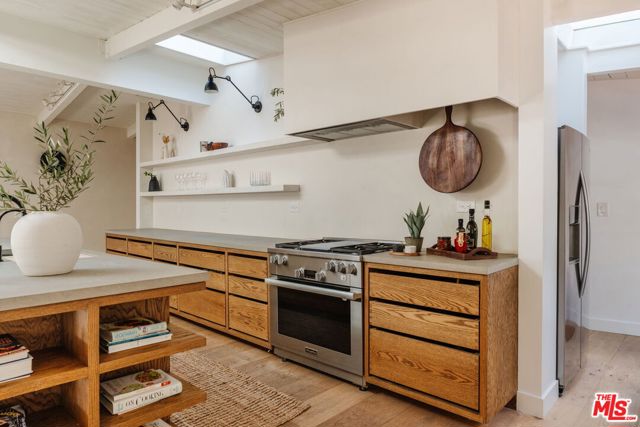 2145 Sunset Crest Drive, Los Angeles CA: https://media.crmls.org/mediaz/a5507a06-1b3d-4641-ade4-e52e857da898.jpg
