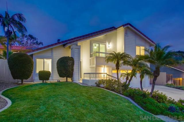 10415 Mesa Madera Dr, San Diego CA: https://media.crmls.org/mediaz/a550bdea-51ac-49ce-b883-c4096f700edd.jpg