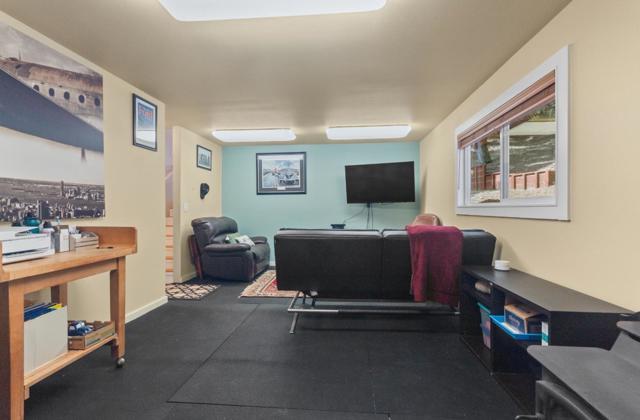 1458 Oakleaf Drive, Royal Oaks CA: https://media.crmls.org/mediaz/a5511035-d219-434f-b6a7-f05419314d3a.jpg