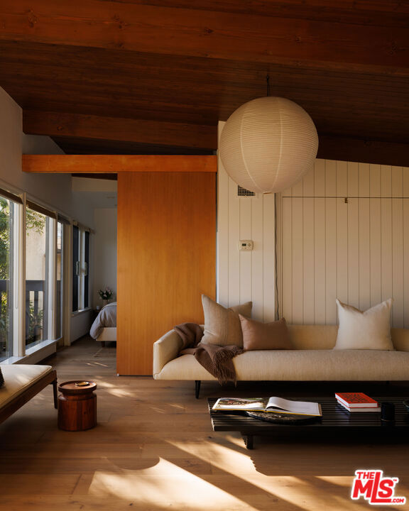1 Bed Home for Sale in Los Angeles, California