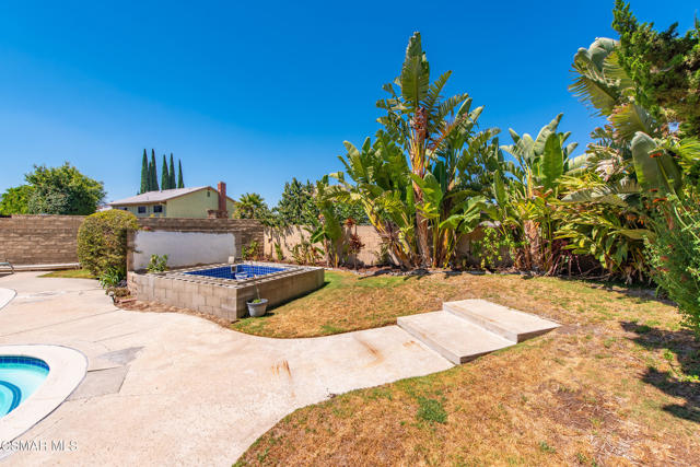 1589 N Alva Circle, Simi Valley CA: https://media.crmls.org/mediaz/a551aa08-604d-4306-809a-0f312c51c5fd.jpg