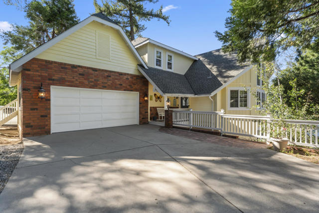 692 Zurich Drive, Lake Arrowhead, CA 92352
