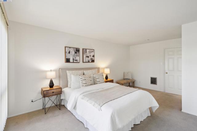 8985 Alcosta Blvd, San Ramon CA: https://media.crmls.org/mediaz/a5533451-be1d-4503-80b7-5c0a05044bf3.jpg