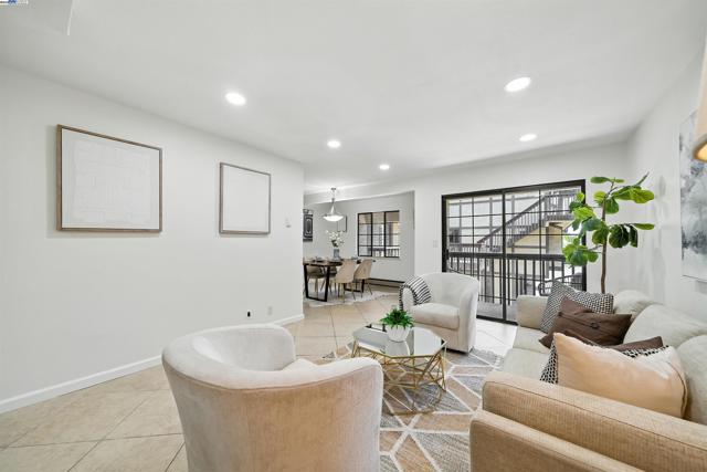 1116 Brewster Ave, Redwood City CA: https://media.crmls.org/mediaz/a5534b1e-b367-44d3-bb6c-7c750ca7b524.jpg