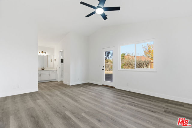 3531 Southview Court, Palmdale CA: https://media.crmls.org/mediaz/a55379b2-14cc-4328-ac1d-750eb720a989.jpg