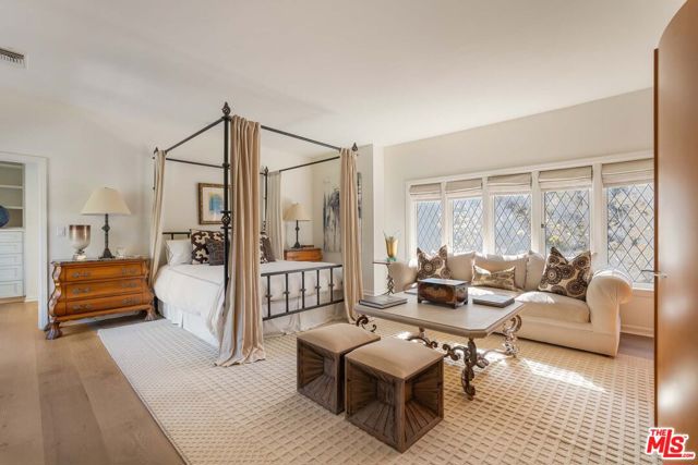 Image 13 of 26 For 1006 Rexford Drive