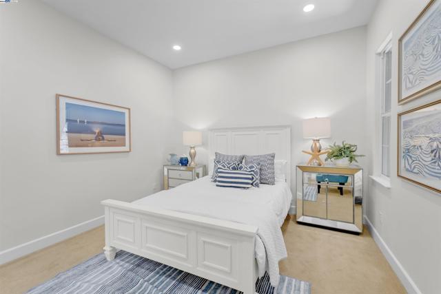 1993 Fairway Oaks Dr, Ripon CA: https://media.crmls.org/mediaz/a5550745-55b4-4e70-a138-1ba51db35788.jpg