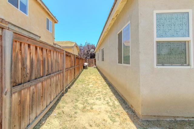 2127 Roanoke Street, San Jacinto CA: https://media.crmls.org/mediaz/a55509dd-e6d5-45fd-9895-66c8d2478eb7.jpg