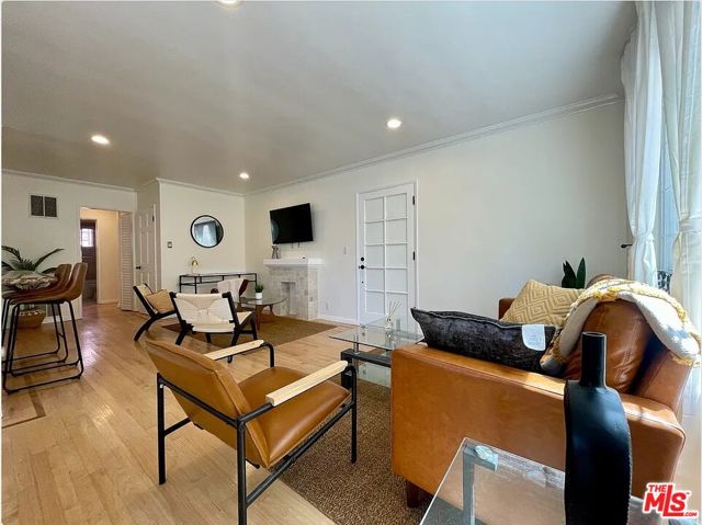 1111 11th Street, Santa Monica CA: https://media.crmls.org/mediaz/a5555868-006c-44e6-b503-776c0c4c364d.jpg