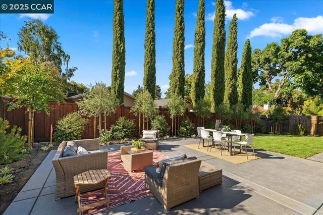 132 Quinterra Ln, Danville CA: https://media.crmls.org/mediaz/a555ea90-c677-473d-b488-97cbf17543ba.jpg