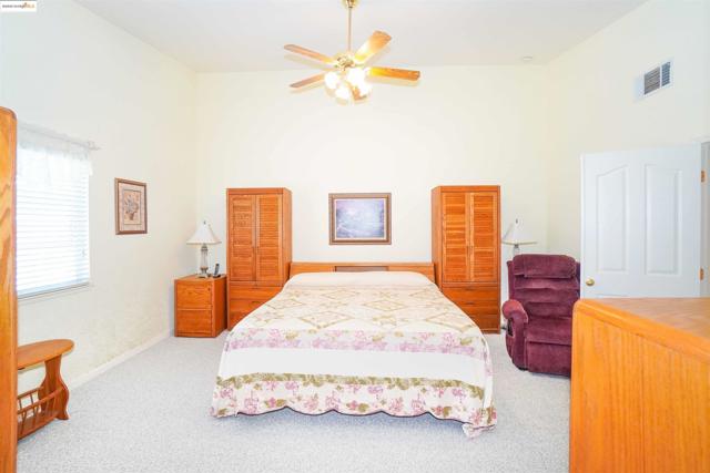 5402 Navajo Ct, Antioch CA: https://media.crmls.org/mediaz/a55696c8-cfc3-4ad0-83ad-b23a985f5f7a.jpg