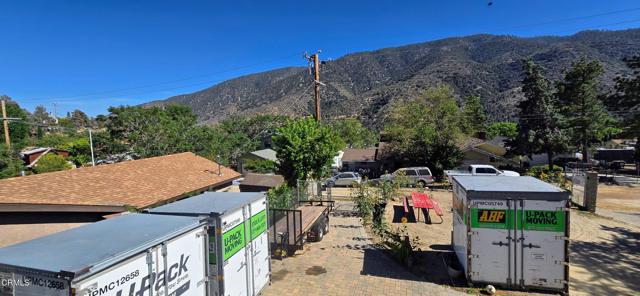 4141 Willow Trail, Frazier Park CA: https://media.crmls.org/mediaz/a556bdfd-7022-4776-b528-cc04797f3263.jpg