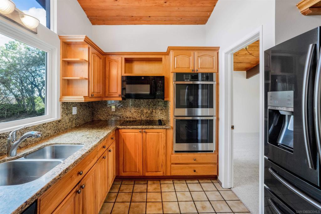 8575 La Jolla Scenic Drive - photo 7