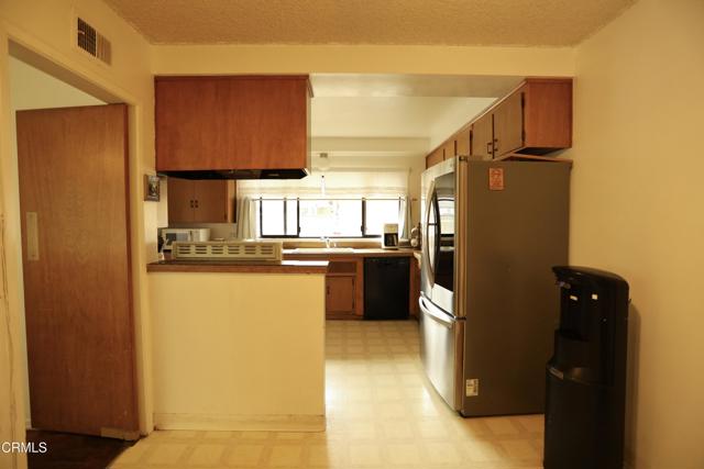 Detail Gallery Image 12 of 36 For 1010 W Robert Ave, Oxnard,  CA 93030 - 4 Beds | 2 Baths