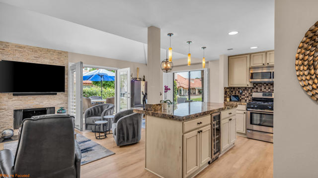 110 Trento Circle, Palm Desert CA: https://media.crmls.org/mediaz/a5583081-4707-4326-9e4e-653e6166a06f.jpg