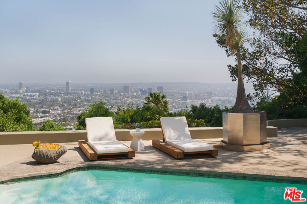 8540 Hedges Way — architectural residence