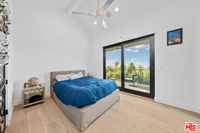 3140 Coldwater Canyon, Studio City CA: https://media.crmls.org/mediaz/a5598682-5ed8-478d-bbb9-e57740e451c3.jpg
