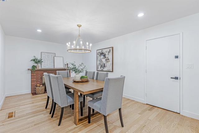 37972 Ballard Dr, Fremont CA: https://media.crmls.org/mediaz/a559d92a-faba-45ff-a3e6-453c7321773b.jpg