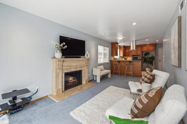 858 Chrysopolis Drive, Foster City CA: https://media.crmls.org/mediaz/a559ea3e-b863-4104-a88a-41bb32452558.jpg