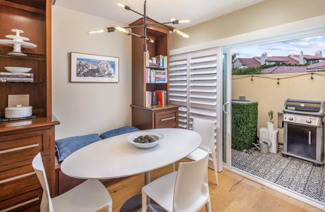 7031 Estrella De Mar Road, Carlsbad CA: https://media.crmls.org/mediaz/a55af8b4-46d3-4bd1-87bd-29c5ab65d684.jpg