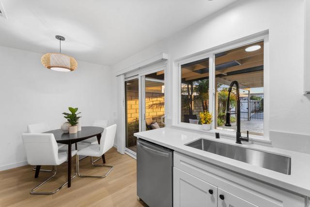 Detail Gallery Image 8 of 27 For 3839 Vista Campana #32,  Oceanside,  CA 92057 - 2 Beds | 1/1 Baths