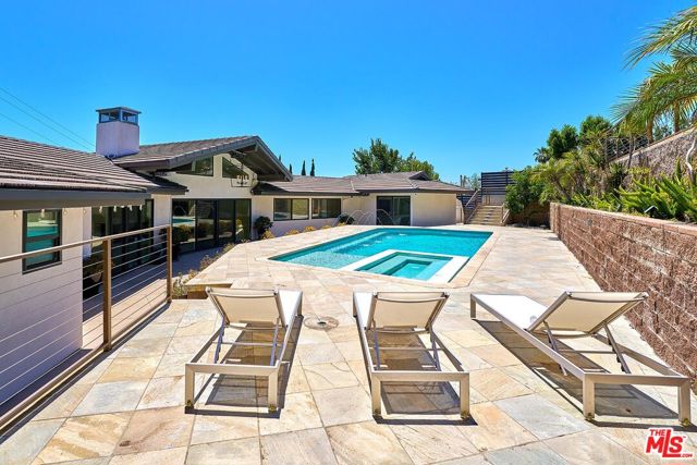 3001 Cloudcrest Road, La Crescenta CA: https://media.crmls.org/mediaz/a55bb695-c0f1-4a64-8896-e371bcebd4d2.jpg