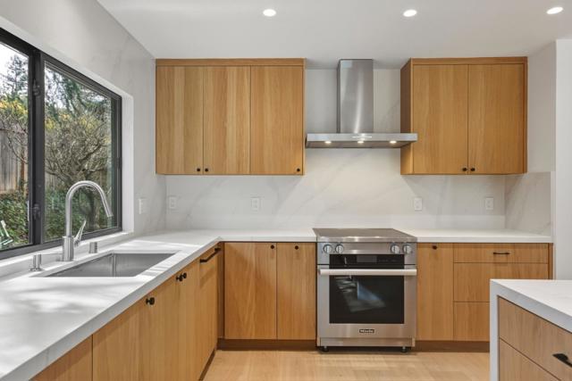 340 Arden Road, Hillsborough CA: https://media.crmls.org/mediaz/a55c589e-918a-4bf5-813c-4c2098e96560.jpg