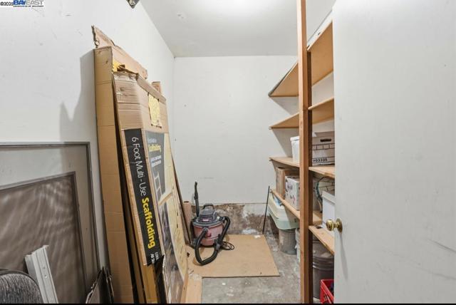 450 San Bruno Ave, San Francisco CA: https://media.crmls.org/mediaz/a55cc947-5cc1-4337-bf1b-f0730e1845d0.jpg