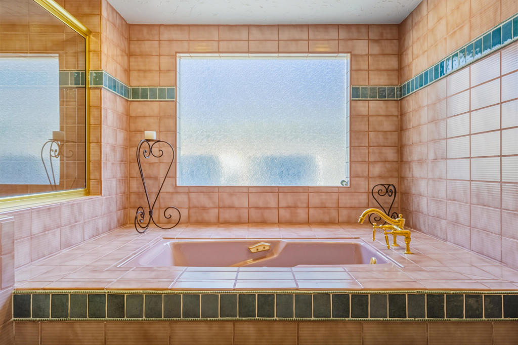 https://media.crmls.org/mediaz/a55e1f41-8997-4b0e-9e8c-6755f6e05ad4.jpg?preset=X-Large