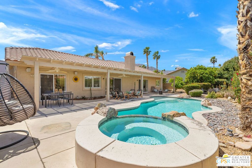 16 White Sun Way