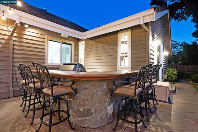 10 Woodside Dr, Danville CA: https://media.crmls.org/mediaz/a55e54e5-dfca-4af2-af3e-4e8f5b2fcc1f.jpg