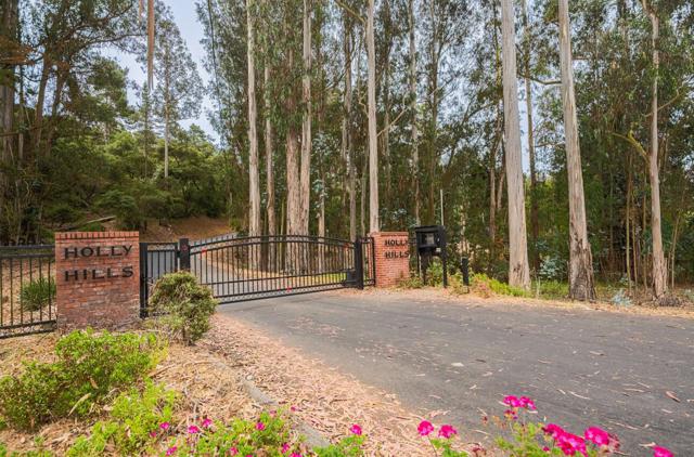 19400 Eden Court, Salinas CA: https://media.crmls.org/mediaz/a55e9ef8-4d7b-40d2-92ee-151fa7f74ef4.jpg