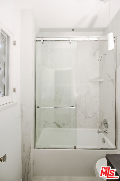 1302 Sweetzer Avenue, West Hollywood CA: https://media.crmls.org/mediaz/a55ea182-2ba1-4827-bc27-c688659c501d.jpg
