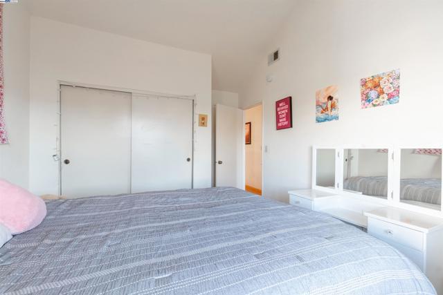 Image 21 of 33 For 15822 Devonwood Way