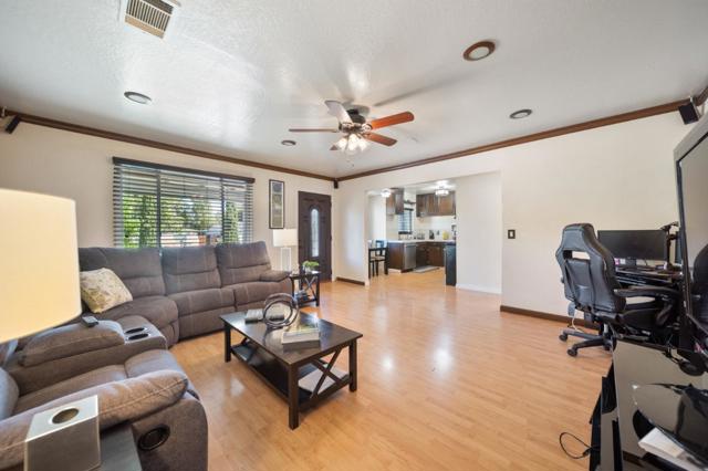 1247 Locust Street, Livermore CA: https://media.crmls.org/mediaz/a5601fff-3d95-40be-9d1e-5d9b43e28840.jpg