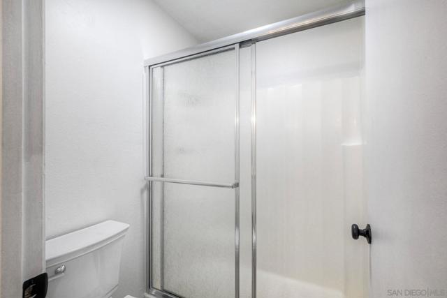 242 Eveningside Gln, Escondido CA: https://media.crmls.org/mediaz/a560e96b-796e-430e-9c0f-ef6778752953.jpg
