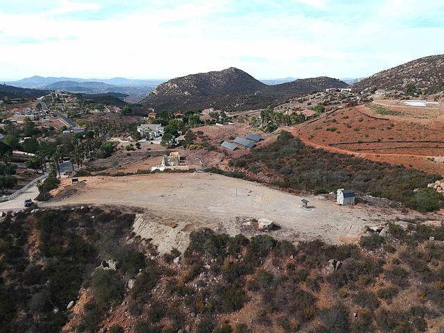 Detail Gallery Image 4 of 45 For 1496 Montana Serena Ct, El Cajon,  CA 92021 - – Beds | – Baths