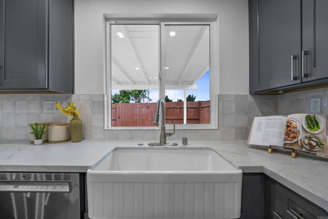 Detail Gallery Image 16 of 27 For 6266 Lake Aral Dr, San Diego,  CA 92119 - 3 Beds | 2 Baths