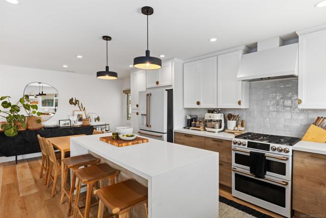 2068 Montclair, San Diego CA: https://media.crmls.org/mediaz/a56151c2-449d-41b1-a059-dd99cc630dd2.jpg