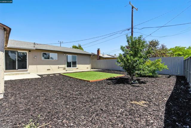 1015 Falcon Dr, Vallejo CA: https://media.crmls.org/mediaz/a561a87b-a328-4953-9c45-63792536dae9.jpg