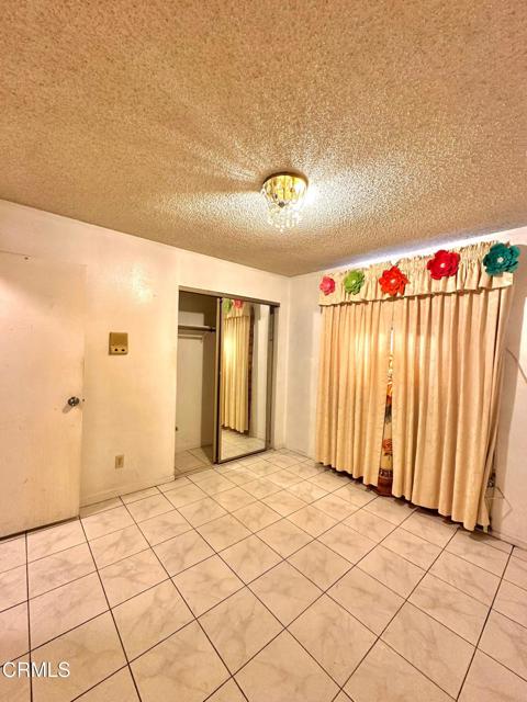 Detail Gallery Image 15 of 19 For 11440 Strathern St, North Hollywood,  CA 91605 - 5 Beds | 3 Baths