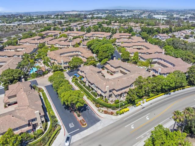 Detail Gallery Image 25 of 38 For 6084 Citracado Cir, Carlsbad,  CA 92009 - 3 Beds | 2/1 Baths