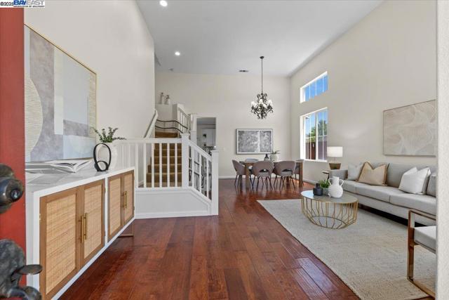 4775 Mahogany St, Dublin CA: https://media.crmls.org/mediaz/a5627eeb-6b08-4de2-82c9-f0f7f6142837.jpg