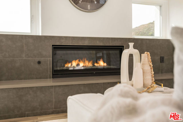 3536 Malibu Country Drive, Malibu CA: https://media.crmls.org/mediaz/a5645e08-9d83-4cc3-97fd-80a82c3a3a7f.jpg